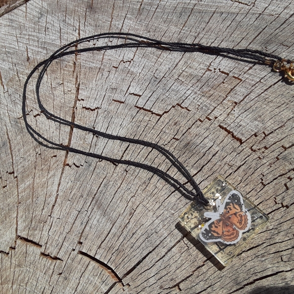 Handmade butterfly necklace - Picture 1 of 8